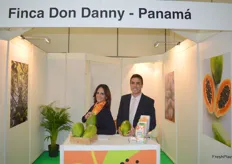 Finca Don Dany son exportadores de papaya de Panamá a España, dicen María Isabel y Daniel Malcot.